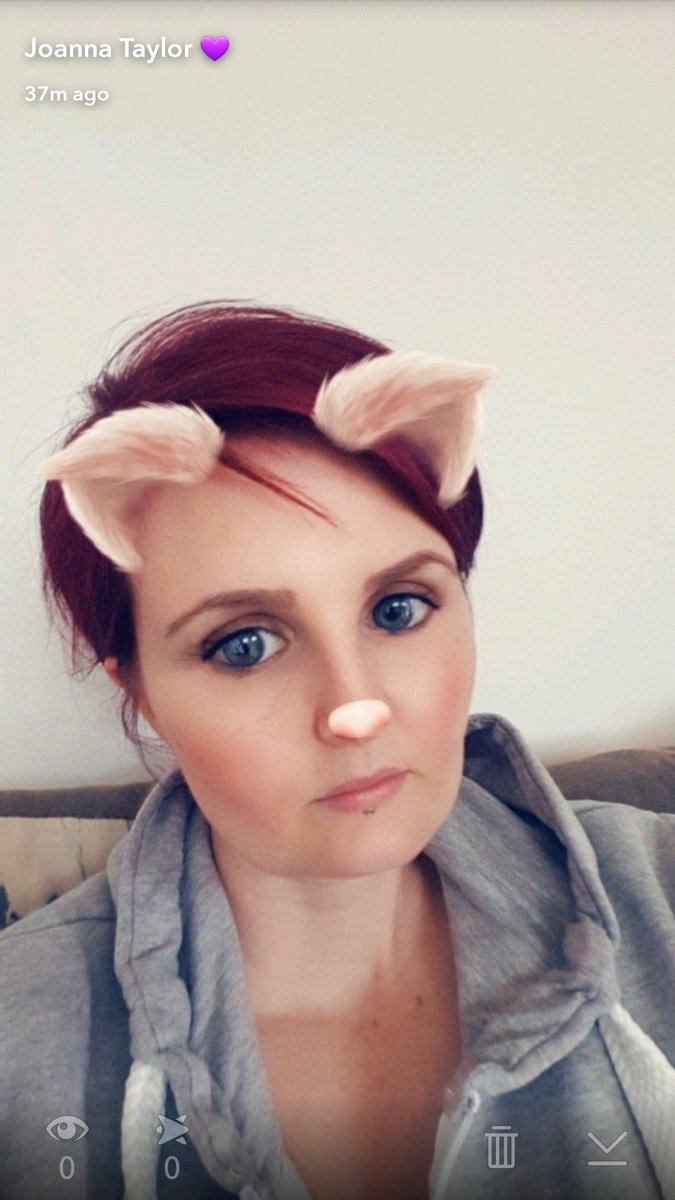 Rainbowgirlie83's tweet photo. my new hair style #longpixiecut 🦄🦄 https://t.co/FVA7PvYpOM