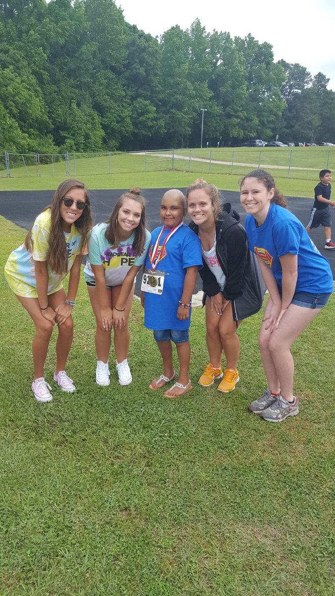 HuntWearsHope's tweet photo. A huge thanks to everyone who came out to the 5k this morning! We had a good time for an even better cause! #teamjaymi ππππππ https://t.co/TgUUIMzDCp