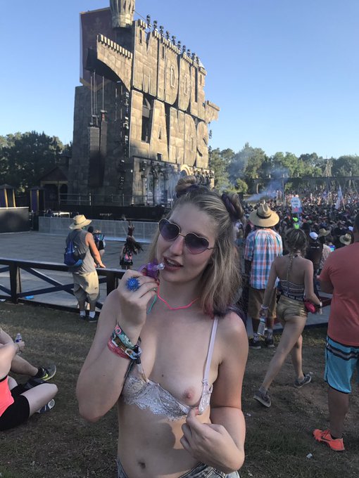 Come find me since I can't find myself #middlelands #ekali https://t.co/LkP2ojIV6t<a href="/tag/middlelands"class="tags">#middlelands</a><a href="/tag/ekali"class="tags"><span>#ekali</span></a>