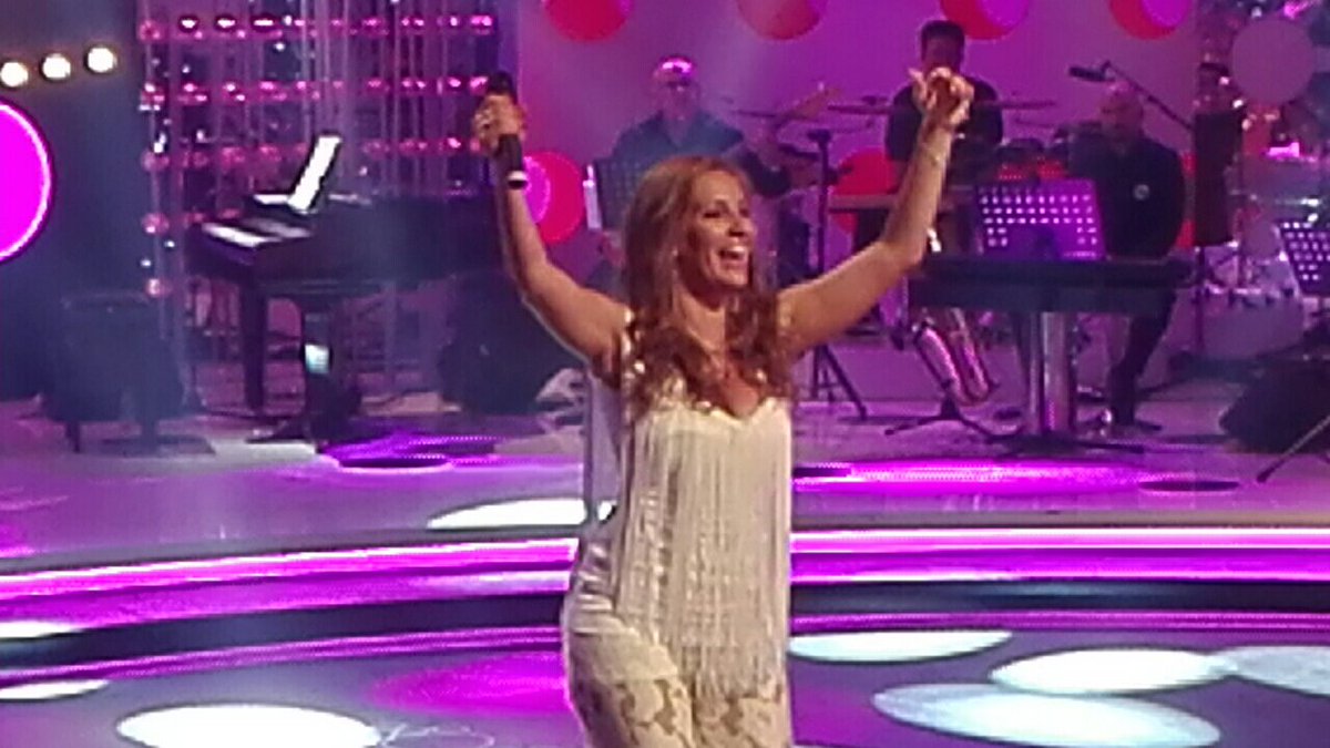 MeelFdez's tweet photo. @MariaToledoMT tú y tu manera de cantar...!! 💖 #YSDS #YoSoyDelSur https://t.co/1H33YtnJTn