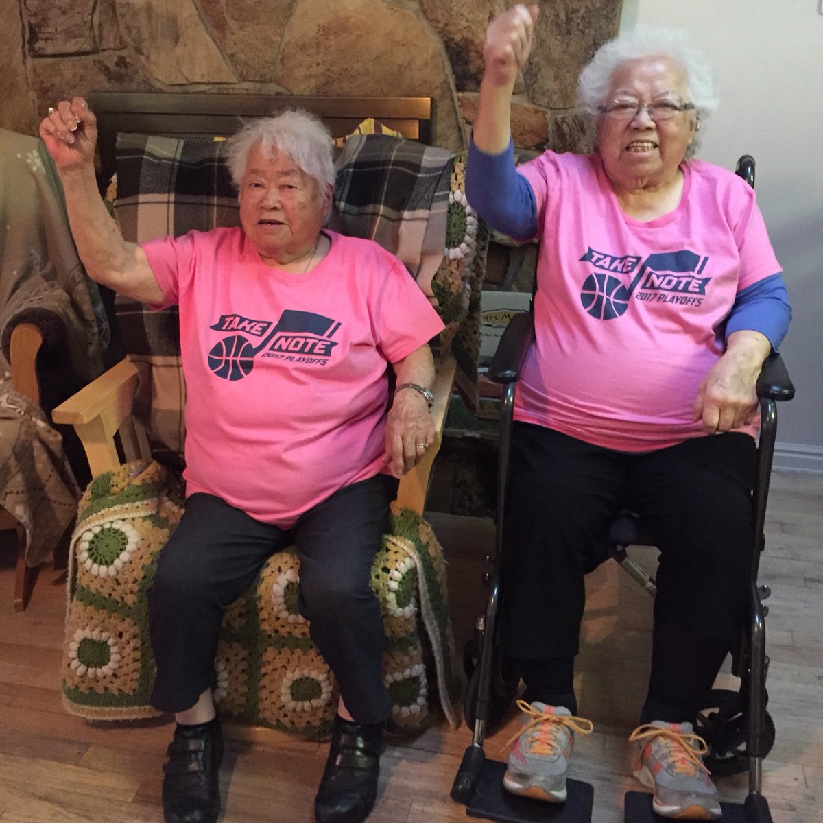 The @pinkgrandmas are ready for tonight! 👵🏻💓👵🏻 https://t.co/i7JGySxSVm