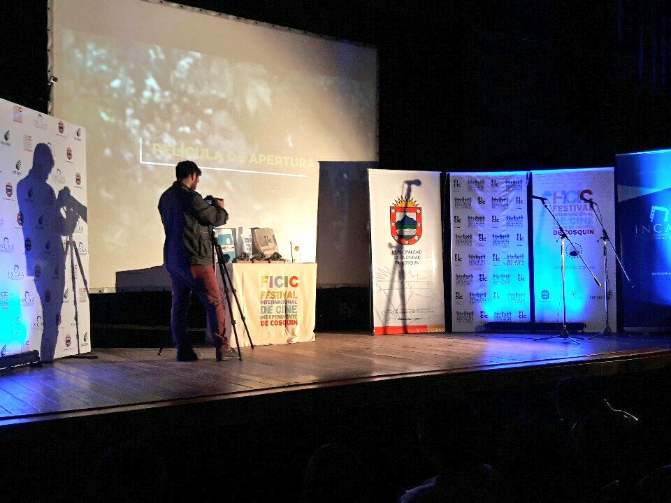PabloMcFly's tweet photo. Comienza la premiacion del #FICIC7 en #Cosquin. https://t.co/2PvNzPA1nh
