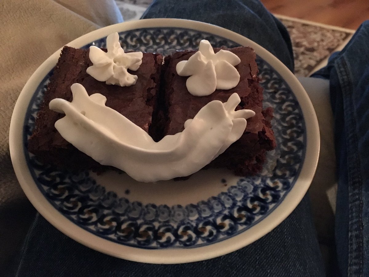 bobbybrew's tweet image. My dessert is happy to see me! Thanks @meaganalyssat !