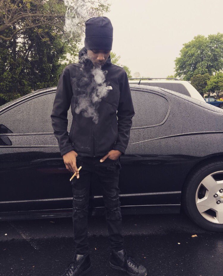 MoneyBag_A's tweet photo. Feeling like Floyd in this may weather 🤘🏽 https://t.co/E9ukcUroIR