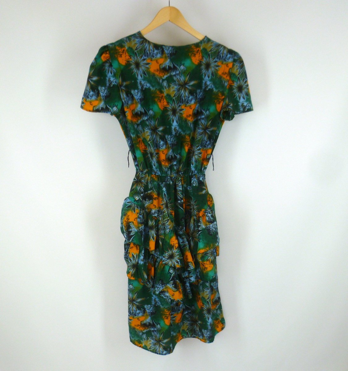 BRVintage's tweet image. 1970s Crazy Print Dress, Atomic Print Tiered Dress, Bold Colors… etsy.me/1I4Gogj #VintageDresses #CrazyPrint