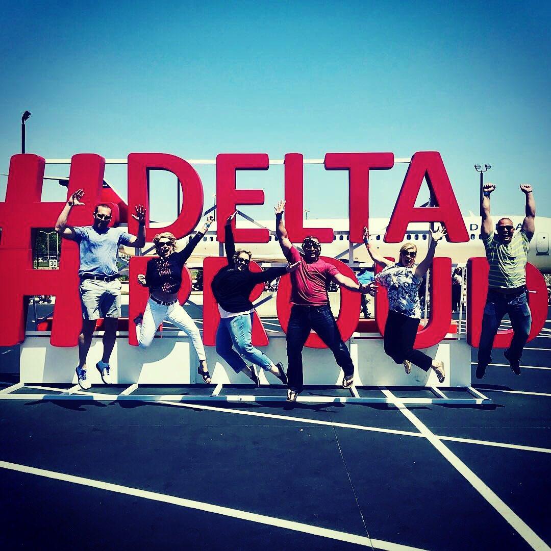 g_gazelles's tweet photo. Some @g_gazelles having fun @Delta Block Party. @DeltaR4LGO @Spacewaitres @SkyGypsy7 https://t.co/8Lcs2DANBv