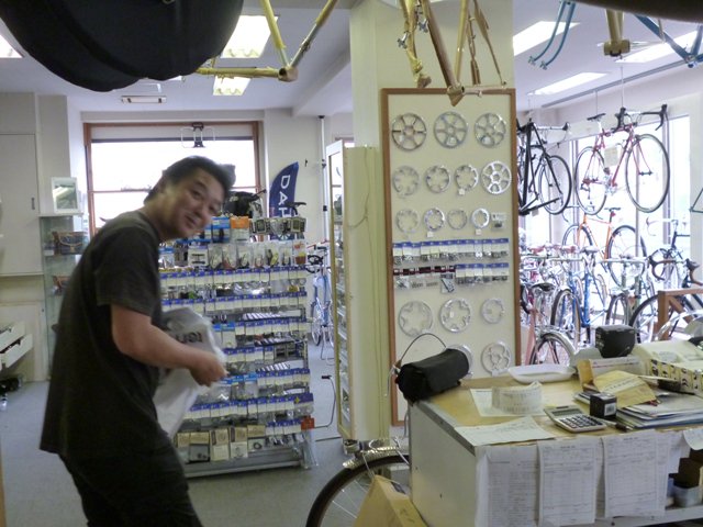 SMDpowerpit's tweet photo. 5/7(日)営業しています #ベロクラフト #旅自転車 専門店  velocraft #吉祥寺 (土･日･祝)営業時間は10-20時です。吉祥寺での最後の営業日となりました。武蔵野市、吉祥寺近辺の皆様まことにありがとうございました。 https://t.co/DZBSxNwCgP