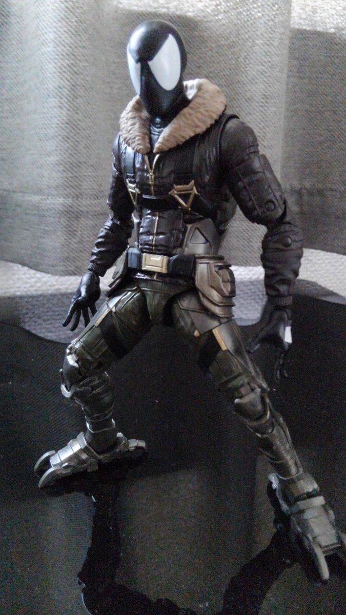 オンビー ぼくのかんがえたレジェンド ハンタースパイダー テックスーツなどの装備を駆使して 相手を捕獲することに執着している 基本的に夜間に活動している