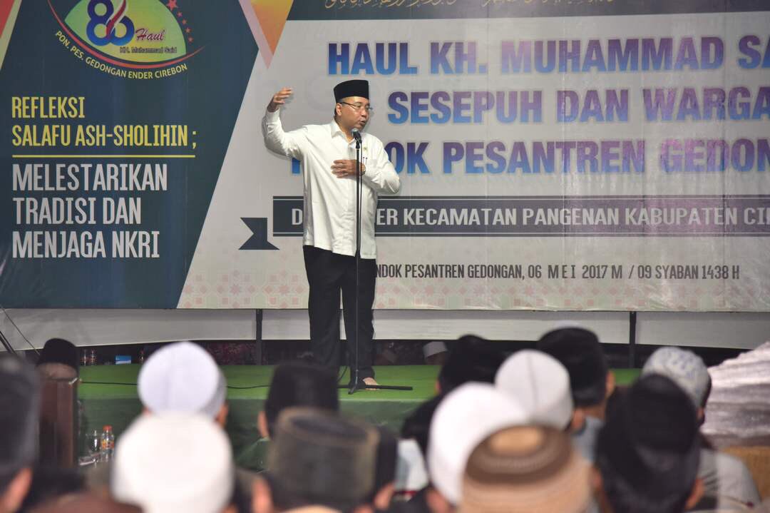 Bersama Ketua MUI yang juga Rois Am PBNU Kyai Ma'roef Amin merayakan Haul Kyai Muhamad Said di Ponpres Gedongan, Cirebon