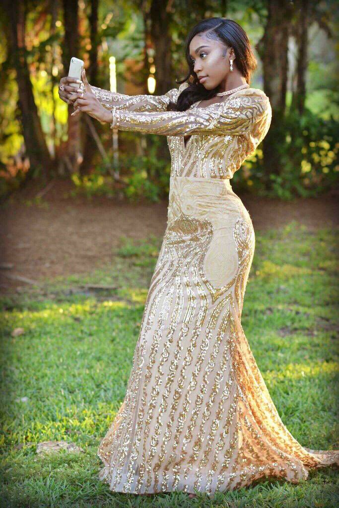 3 pic. Worth more than you know✨ #Prom2k17 #Fhsprom2k17 https://t.co/yQ5GUQMIyF