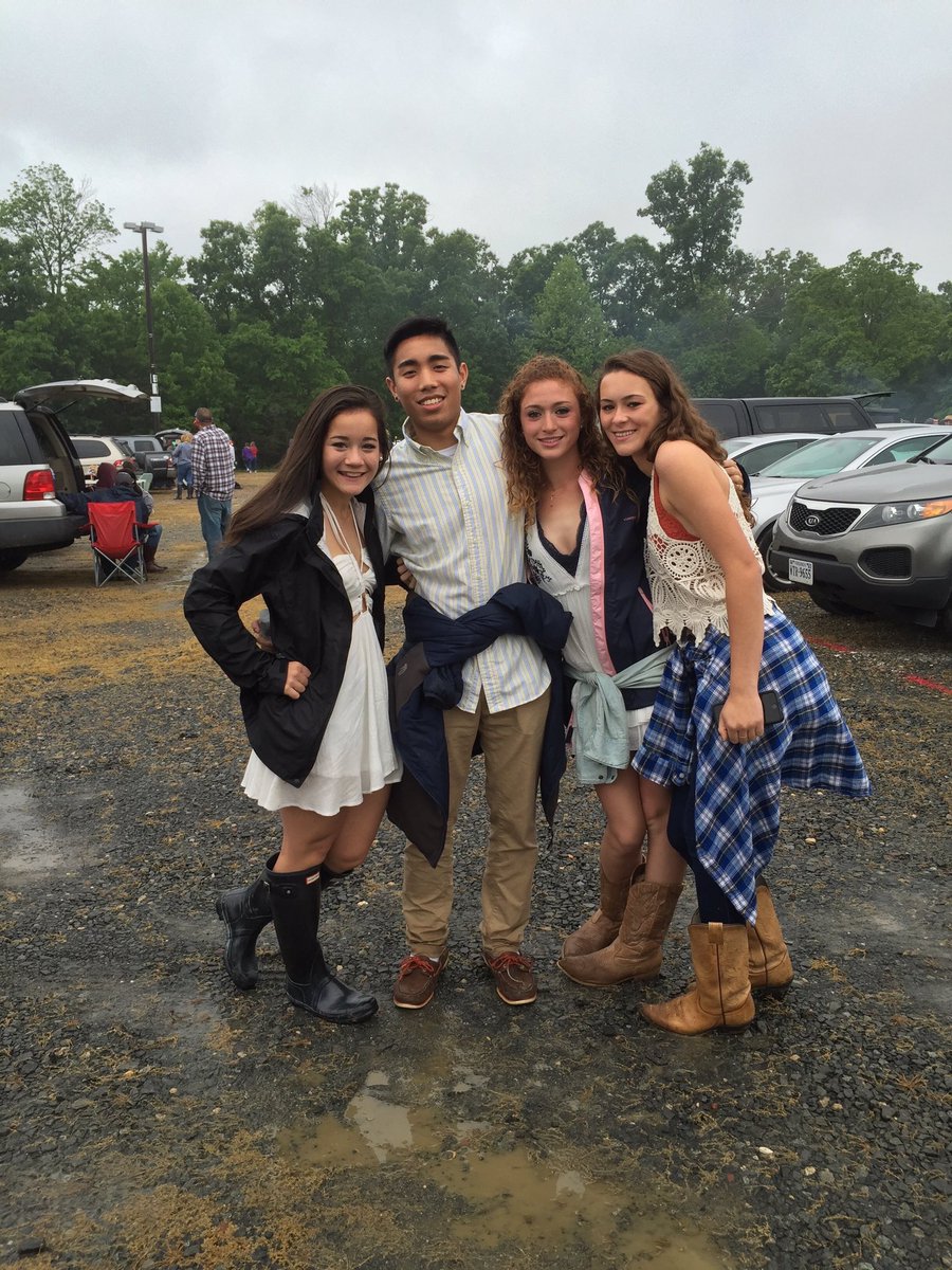 enwilliams16's tweet photo. I know it's a day late but I had to give @a_dinh4 a bday s/o ily💕 you're the realist💥 #itsquick https://t.co/WAk6SwEvQ9