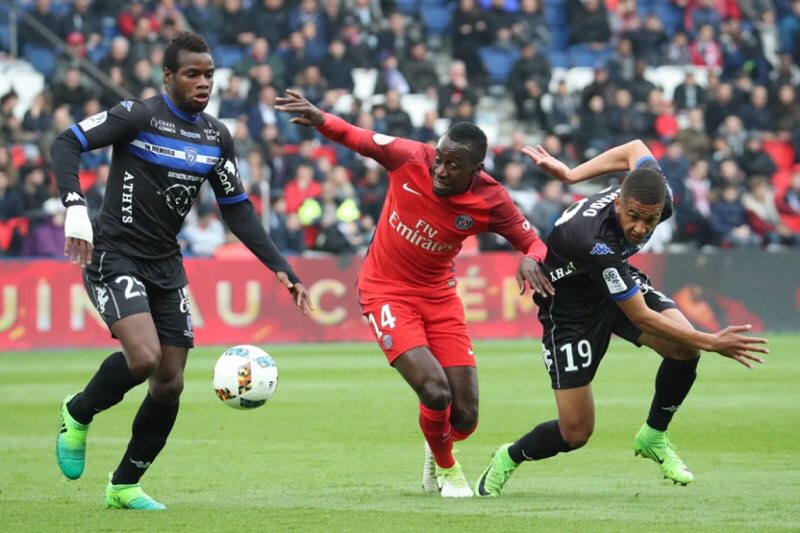 MATUIDIBlaise's tweet photo. Victoire sérieuse 👏 à toute l'équipe 💪⚽️ https://t.co/YKW8BFasUB