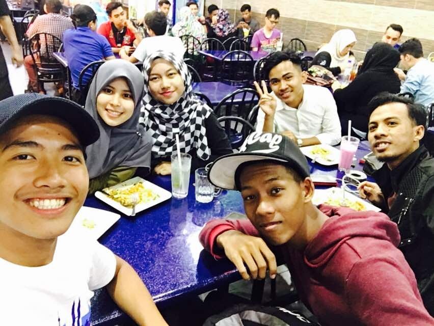 niknurz's tweet image. Bismillah, Kami lepak bukan saje2 tau,. berisi,. Isi kt perut kt mulut, juga kt poket ket ket...☺☺
.
#Dynamic88 #dynamic88businessclub