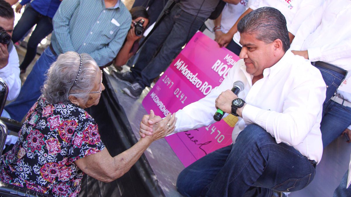 mrikelme's tweet photo. En sus manos está la fuerza que guía nuestro camino, y en las nuestras el compromiso de procurar su bienestar. #MenosPolíticaMásCarácter https://t.co/hAEZPjKho4