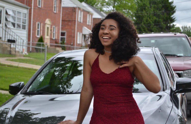 guurlaaaa's tweet photo. #prom2k17 https://t.co/haX8BV6MI3