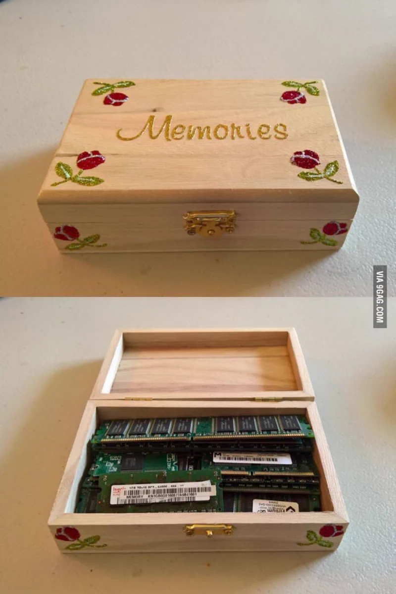 その使い方はきっと想定外ｗ『Memories』の箱に入っているものがメモリー違いで笑うｗｗ