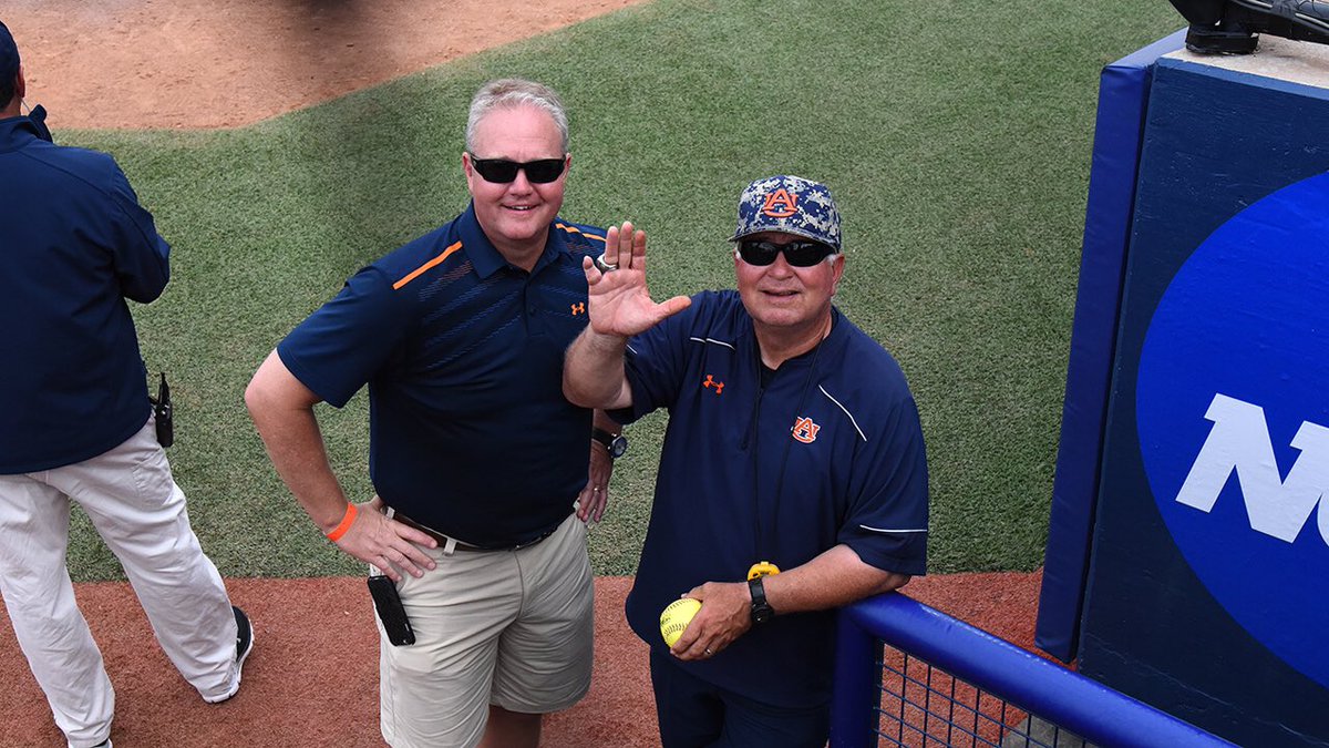 AubietheTiger01's tweet photo. Me: Hey Coach, how many times in a row has @AuburnSoftball beaten Bama?
Coach: https://t.co/foU37HJyRW