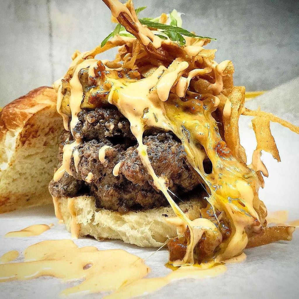 FoodinRico's tweet photo. Fundido Burger 🍔 from Blue Fin in Aguadilla @bluefinaguadilla  #foodinrico #foodporn #foodphotography #foodpics #f… https://t.co/zPPow9ymxr https://t.co/zWTgbIO8Xj