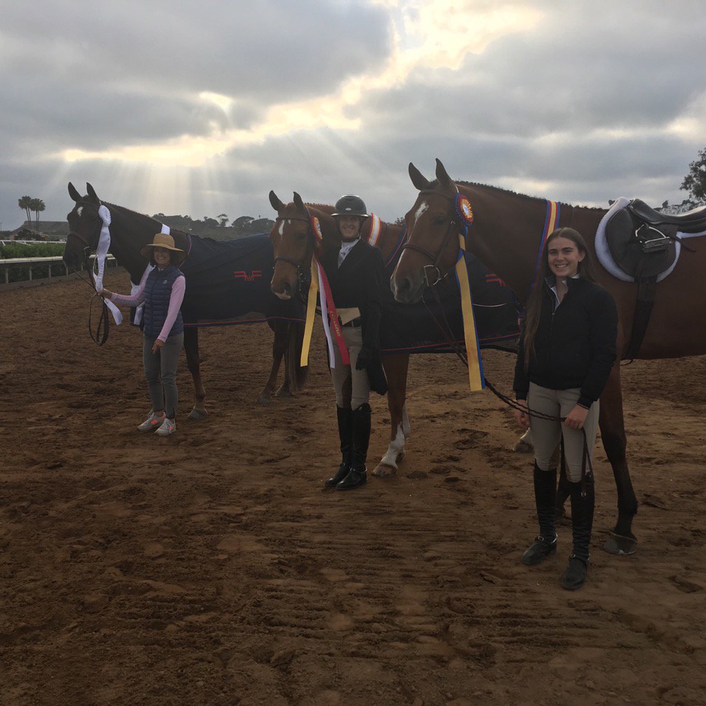 lisa_hankin's tweet photo. Great day at #DMNHS with Big Shot winning his first USHJA Hunter Derby, plus 2nd & 4th! Congrats @Jenny Karazissis! https://t.co/dT9EP9Ix2l