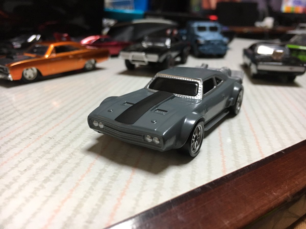 あるさー テッカードショウのギブリ スカイの時最初にドムのロードランナーでぶつけた車 ドミニクトレッドのアイスチャージャー なんかもう アレですわデロリアンみたいな未来を感じますわ そして ホブストラックとテズジープについてきた あるさー テッカードショウのギブリ スカイの時最初にドムのロードランナーでぶつけた車 ドミニクトレッドのアイスチャージャー なんかもう アレですわデロリアンみたいな未来を感じますわ そして ホブストラックとテズジープについてきた