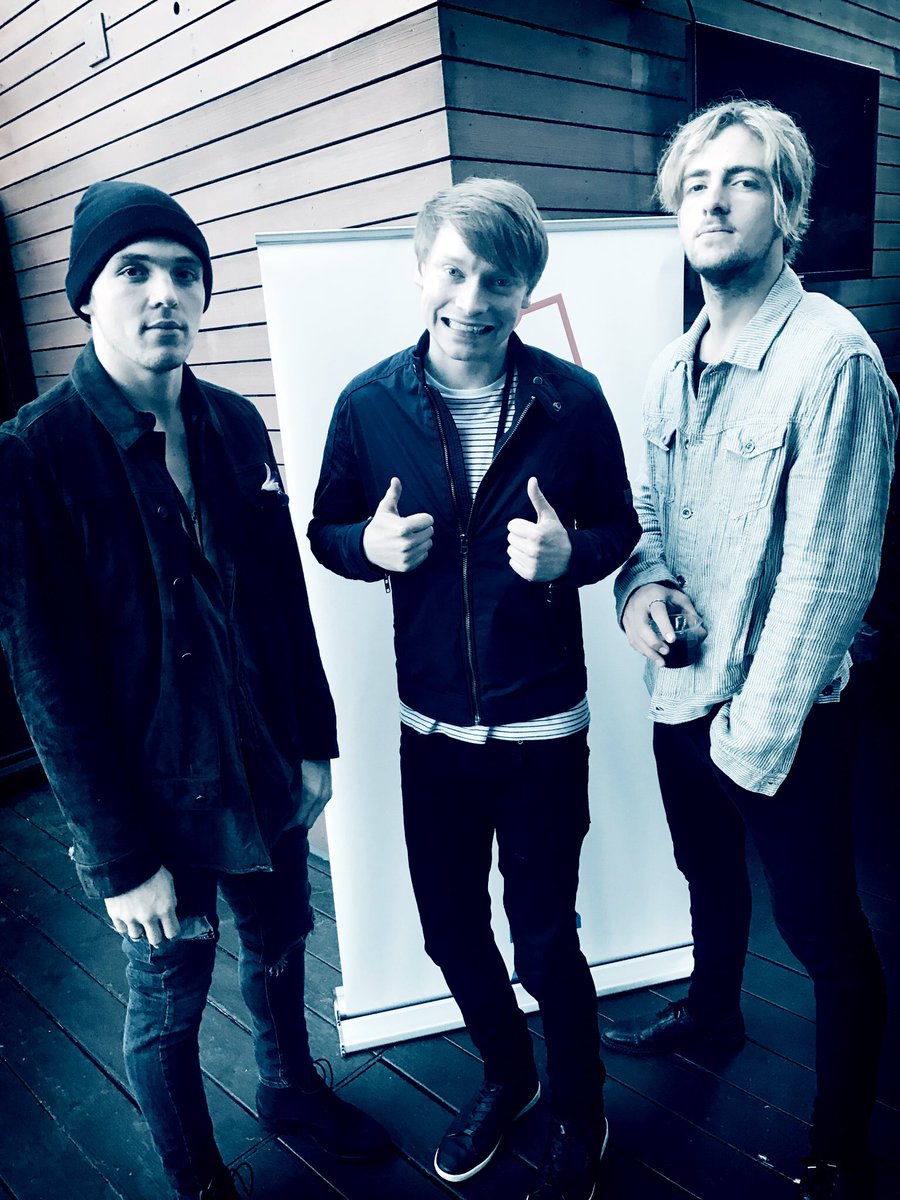 DJRylandOnPy's tweet photo. Ryland junto  a @CalumWorthy  y @rockyR5 hoy

-Sophi https://t.co/N54TczX3J8