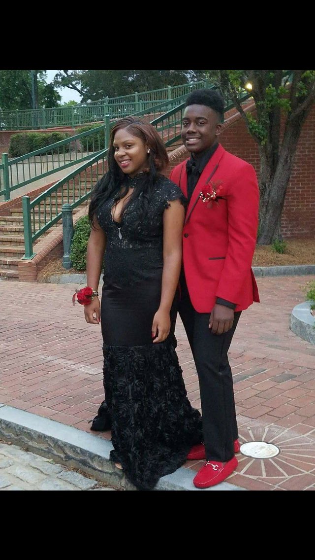 Quellie_quell27's tweet photo. #SlayedProm😍 https://t.co/s20cbvY5W0