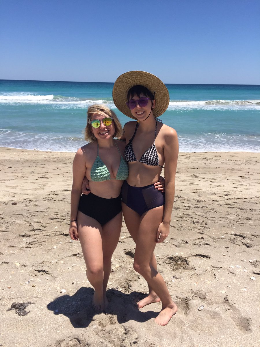 summerbind's tweet image. mi qween #springbreak2011 #monsterenergy