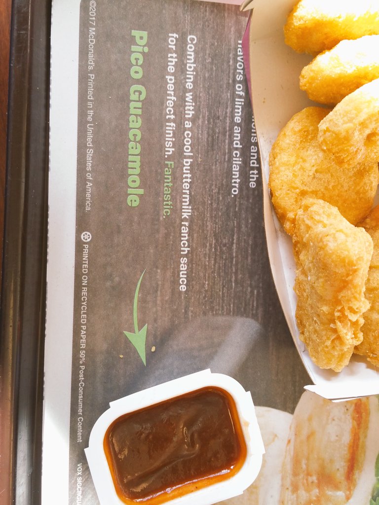 chiteabio's tweet photo. No...that is bbq sauce #rightplacementwrongtime https://t.co/Oj7HH7IFIi