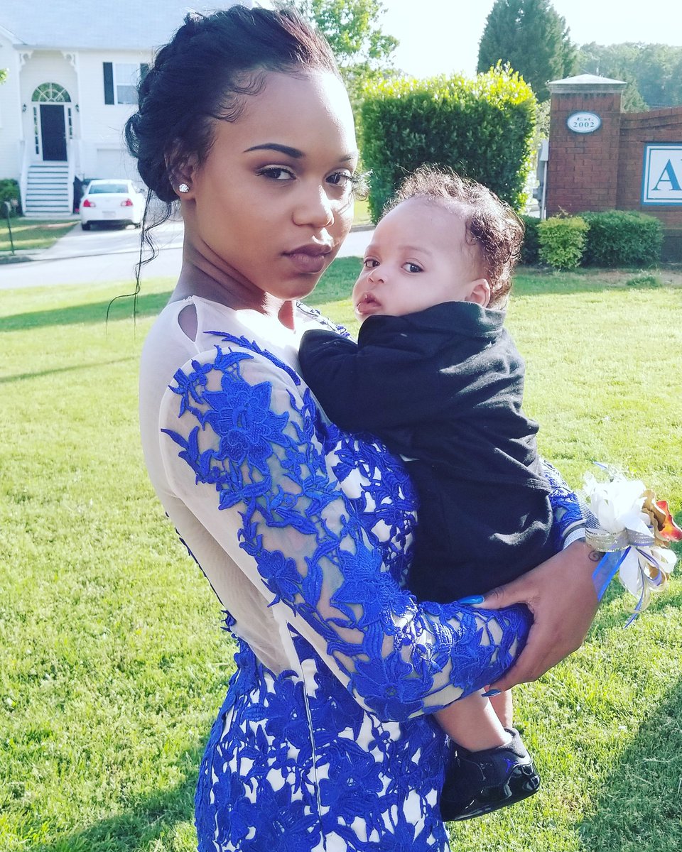 Peaches_NoChill's tweet photo. Twinning...... @Demee___ #babycayson #prom2k17 #myhearts #myeverythings https://t.co/RTE0mFNfz7