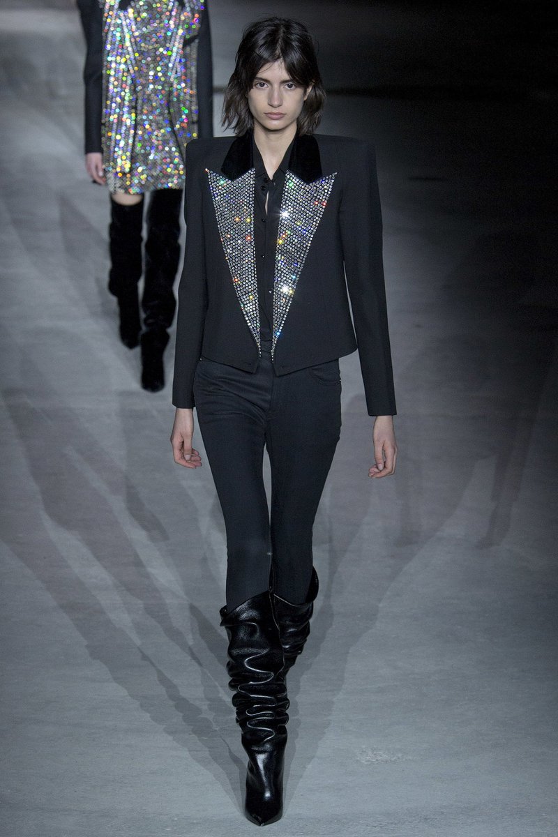 EStarProModels's tweet image. rhinestone lapel sick black suit woman / See the ... - estarproductions.com/rhinestone-lap… #modeling #fashion #teen #bikini
EStarProductions.com