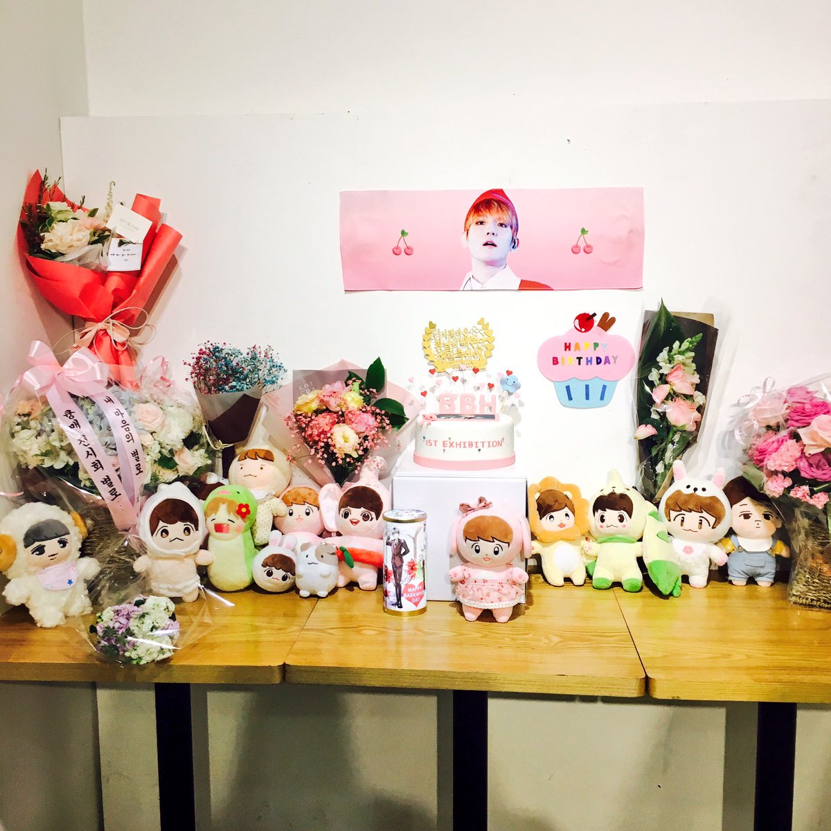 oxo_dus1's tweet photo. @kyoongmaz56 큐우루웋 전래예뿐배켜니 많이보고감니다 ˃̣̣̥᷄⌓˂̣̣̥᷅
앞으로도 백현과 함께 빛나는 덕질해요 ✨✨
#spring_for_you #스프링뽀유 https://t.co/TzOOiD95hU