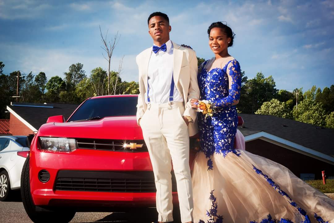 Peaches_NoChill's tweet photo. Awww they killin'em.  Prom photo shoot. @Demee___ #prom2k17 #peacheskids #proudmama https://t.co/He6EqCiq8x