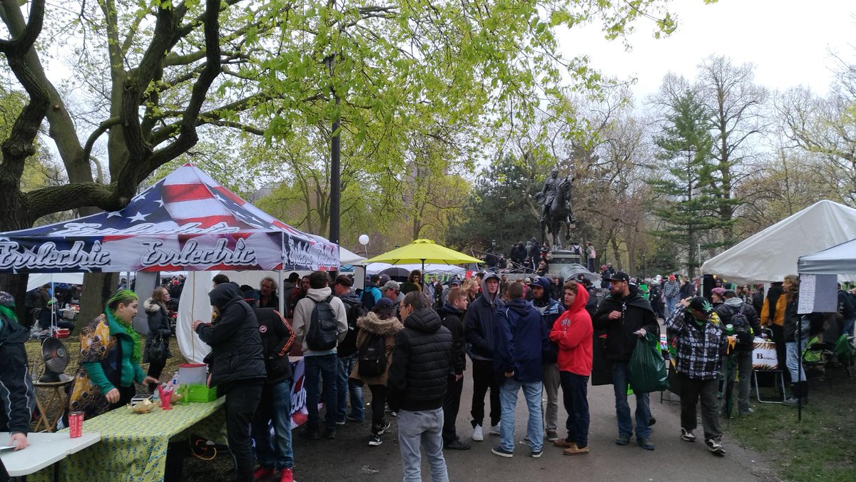 ScarboroughPuff's tweet photo. Smokey fun day at the Global Marijuana March today! #toronto #marijuana #GMMTO https://t.co/Y085gtiTTG