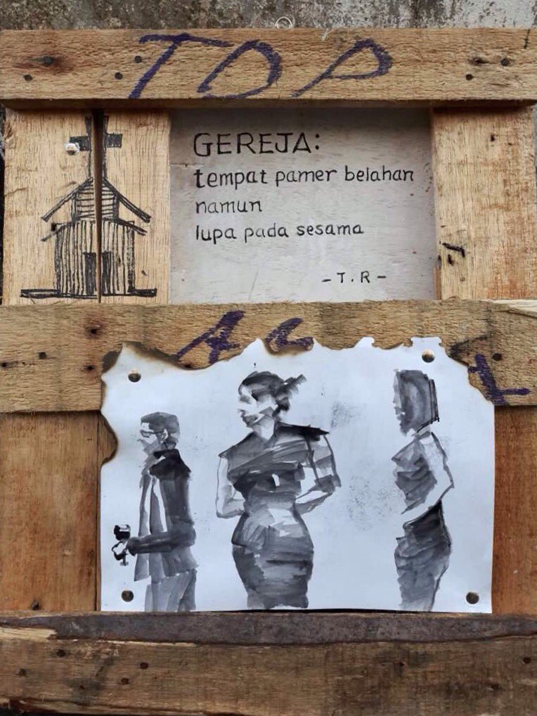 Salah satu puisi pendek karya saya di #UrbanGenitals.
Selamat hari Minggu. 🌹

—
Foto via Marthin Statsny.