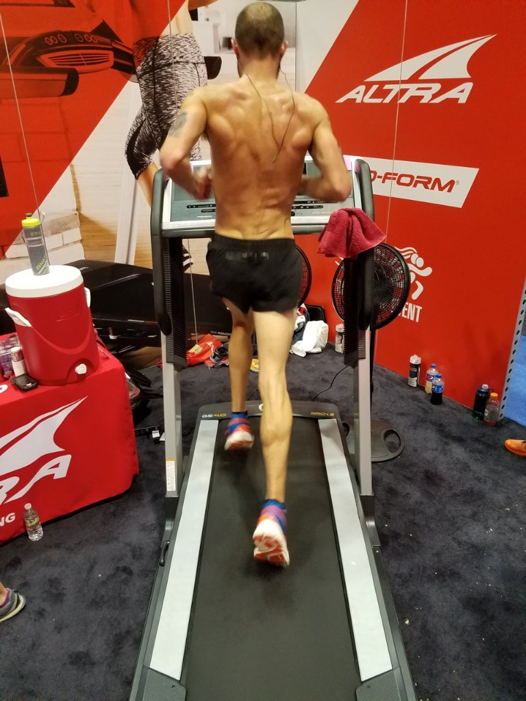 runnersworld's tweet photo. 6 professional tips on making treadmill running more bearable https://t.co/tMvEDhIxNi https://t.co/URVVYJwmNL