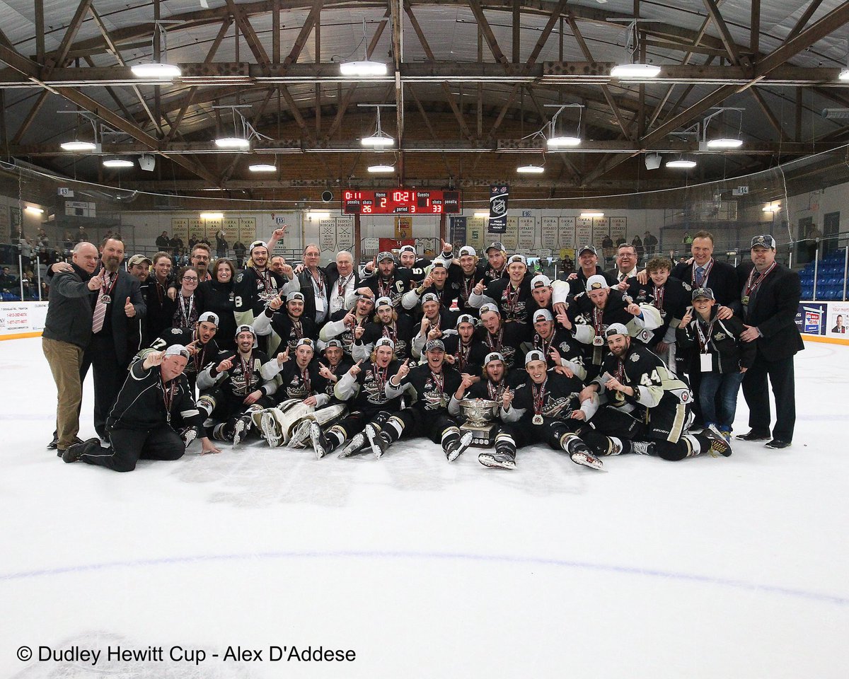 OJHLGoldenHawks's tweet photo. 2017 DUDLEY-HEWITT CHAMPS! https://t.co/oPIKzhtG4O