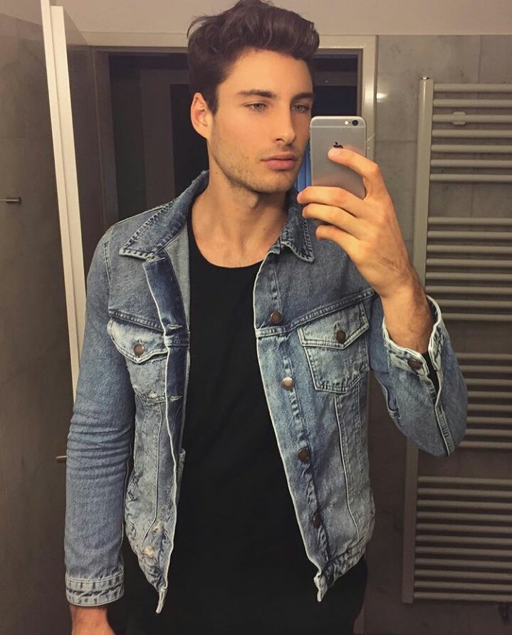 Josh, 25 años, Libra. ¿Qué esperas de éste squad? Pasarla bien y encontrar amigos. ¡Bienvenido!💜