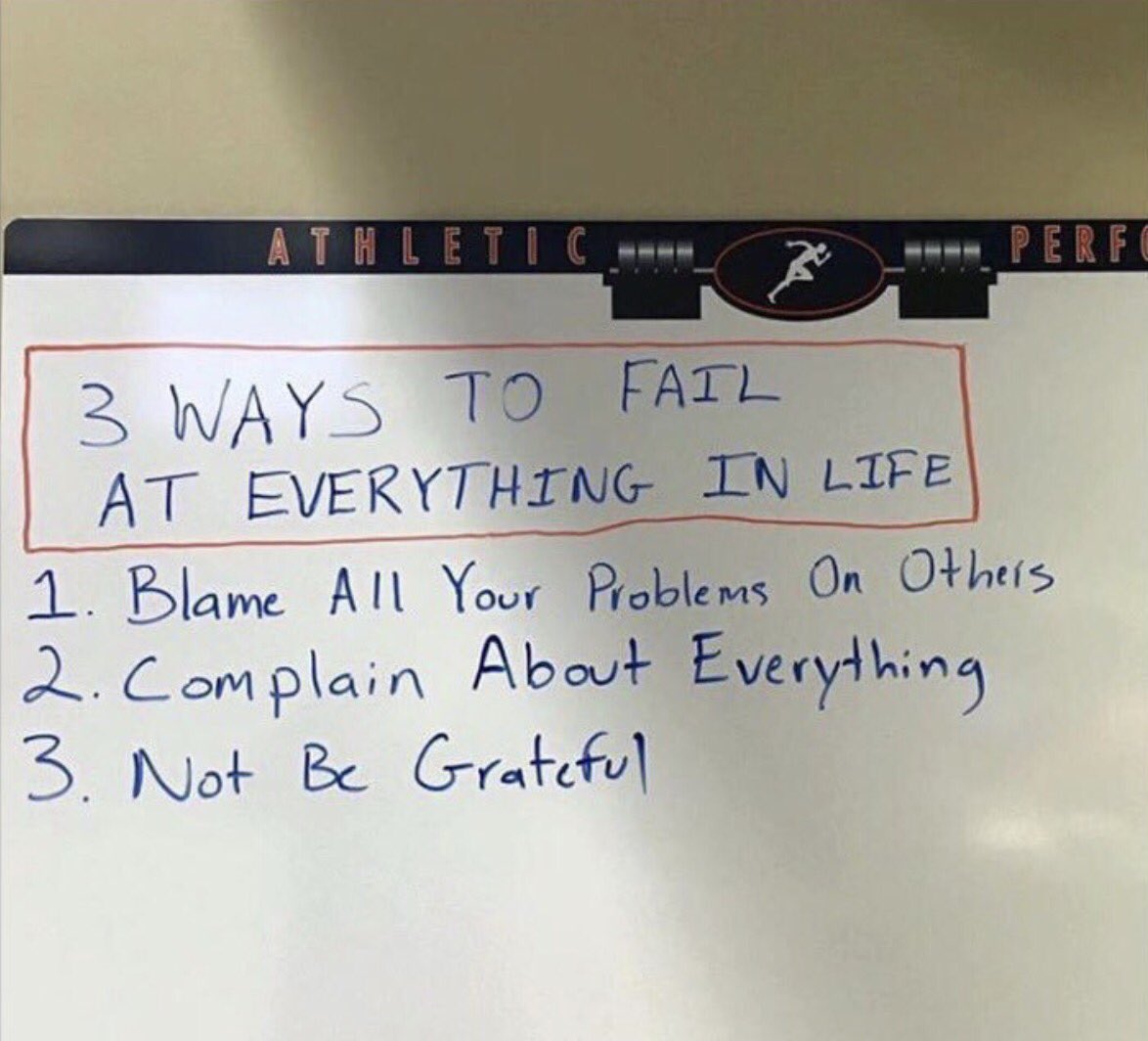The_Biz_Brain's tweet photo. 3 ways to fail at everything in life: #ThinkBIGSundayWithMarsha #leadership #mindset https://t.co/QWBttXVLEA