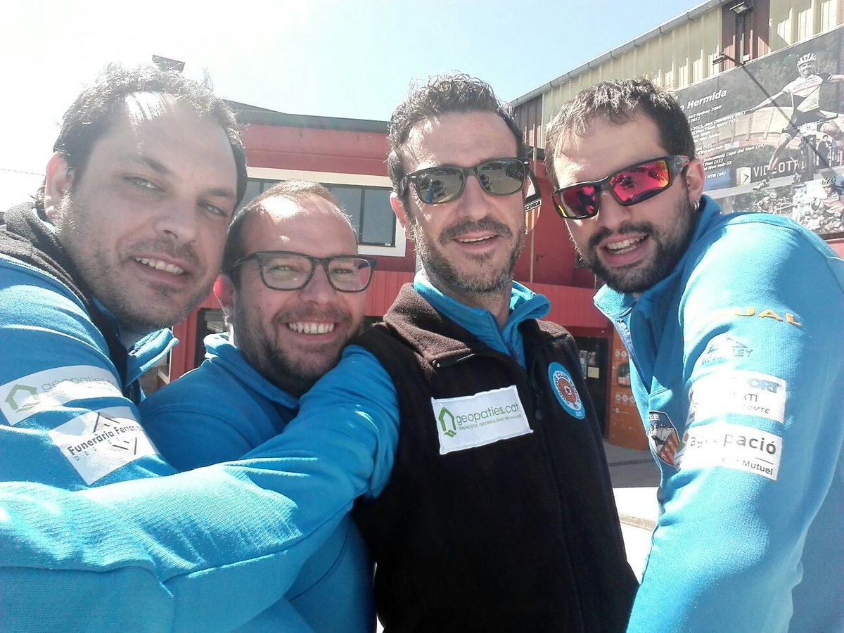 curlingberga's tweet photo. Gràcies @CEB_Berga @geopatiescat @AgrupacioSport #quer #intersportserramarti #visual #funerariaferran https://t.co/BkgxKf88GB