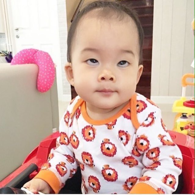ppinkqx's tweet photo. กลับไปอ่านทวิตตัวเองเก่าๆที่เพ้อตอนอกหักแล้วแบบ มึงเป็นไรอะ🙄 https://t.co/7Cjxv9449s