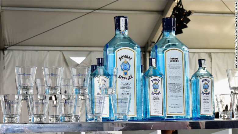 narspew's tweet photo. Bombay Sapphire gin is under nationwide recall in Canada after some bottles were found... https://t.co/eVD70ilalT by #CNN via @c0nvey https://t.co/nrM0h3anq5