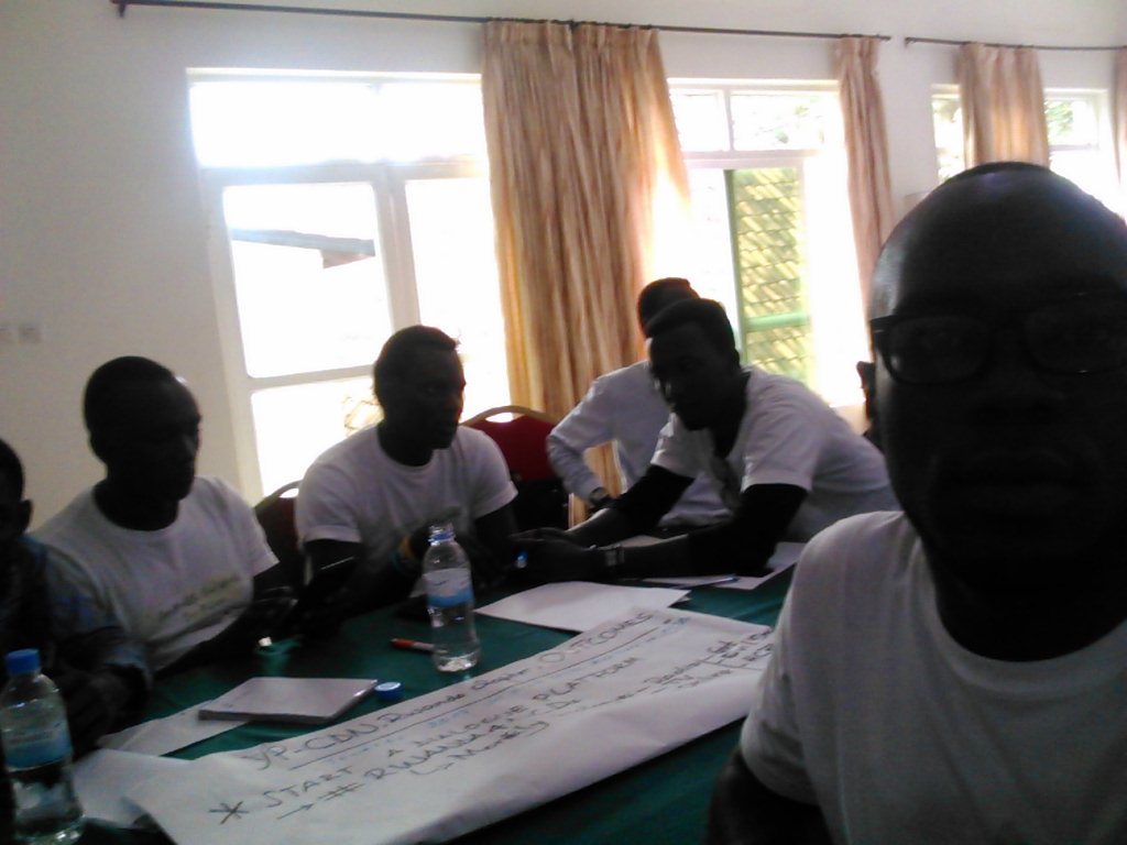 evode_ni's tweet photo. #NextGenLeaders2017 brainstorming on Outcomes of #YPCDN toward the 2018UNHLM on #NCDs @ncdaction @ncdalliance https://t.co/IuhmvydYWT