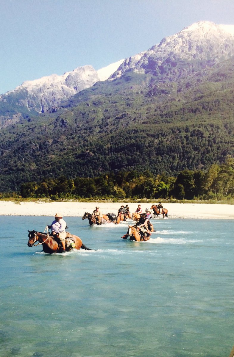 rideworldwide1's tweet photo. Instead of splashing through the lake at @bhorsetrials why not cross the Puelo River in Chile. #MMBHT #chile #rideworldwide https://t.co/Fsgv7LkPcK
