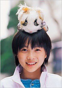 り ゆ そういえば 弟が愛用のハムスターのぬいぐるみに いつの間にか スネコスリ って名前付けてて 聞いたらやっぱり 妖怪大戦争 の影響で 本当に写真の神木くんみたいになってるから何だか嬉しい T Co Piciunhcz4 Twitter