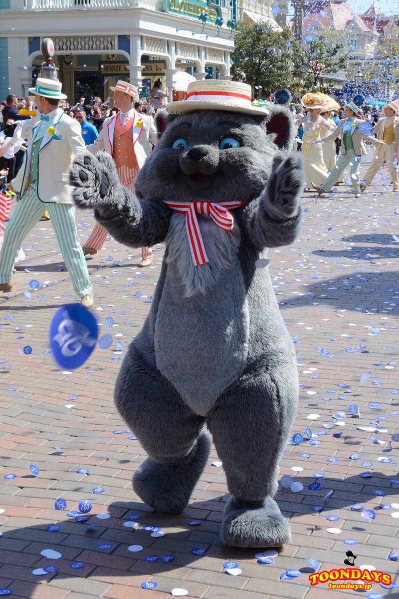 Toondays ディズニーブログ たくさんのコンフェティが舞う ディズニーランドパリの1日限定パレード マリーたちはメインストリートusaをテーマにしたオシャレな衣装で登場しました Toondays ディズニーブログ たくさんのコンフェティが舞う ディズニーランドパリの1日限定パレード マリーたちはメインストリートusaをテーマにしたオシャレな衣装で登場しました