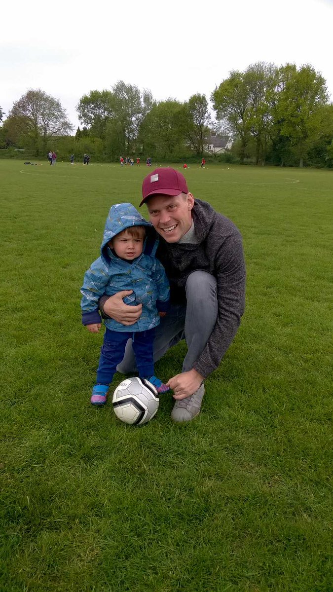 unclejonpolly's tweet photo. Top morning with my 2 GREAT Nephews! Footy don't run in our family it Sprints! Love these little monkeys! #FAMILY https://t.co/GehQIDefVb