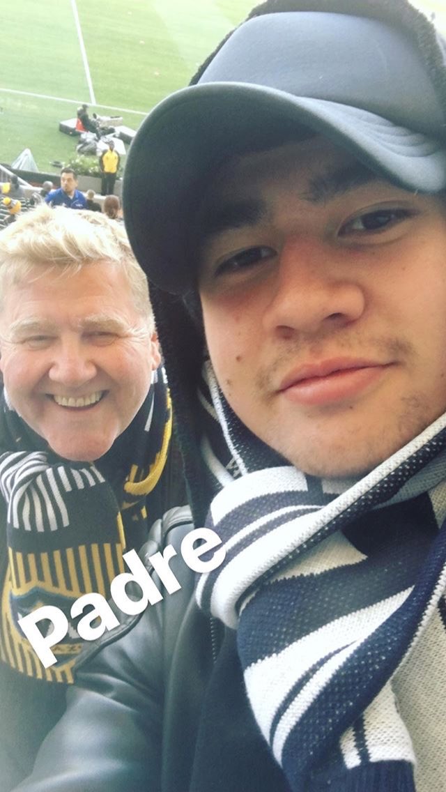 Cake_Updates's tweet photo. 📷 IG Story: calumhood⬇
Calum z tatą, aż coś mnie w sercu tknęło😢 https://t.co/Np0BankHm4