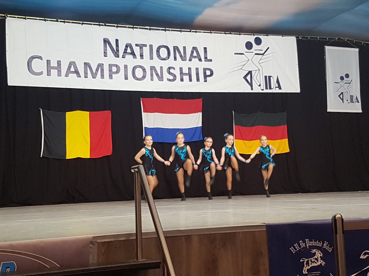 DancePartij's tweet photo. Nationale kampioenschappen 🇾🇪 en onze Flowers 💐 zijn als allereerste aan de beurt. GO DANCE SPIRIT GO !!!!! 🍀veel succes allemaal🍀 https://t.co/IrcBGFBZGI