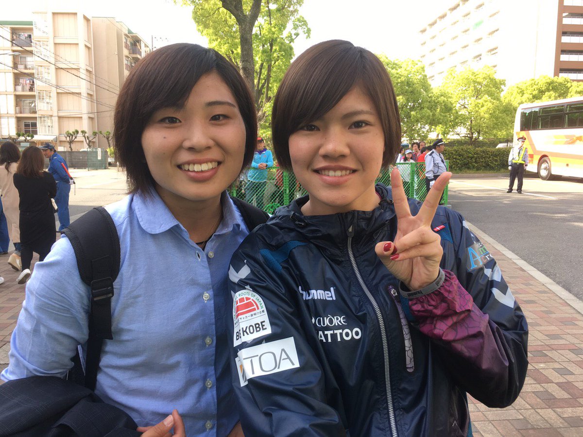万屋 美穂 昔のサッカー仲間と今も繋がれてることが嬉しい みんな暑い中ありがとう Gw最終日ほんまに勝ててよかった 知り合いの方々 おじいちゃん おばあちゃん いとこ 家族も見に来てくた中勝ててよかった サポーターの皆さんも遠い