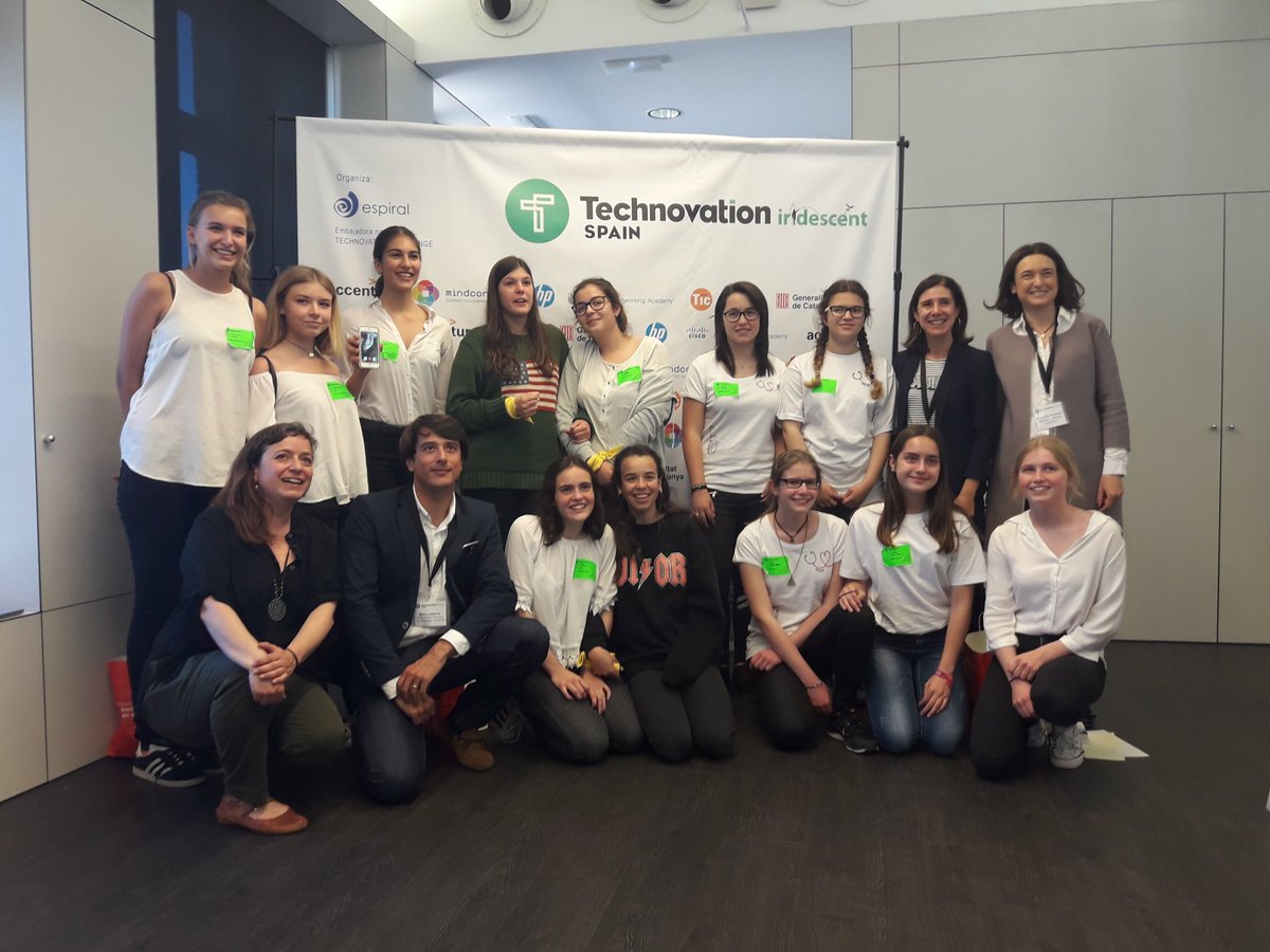 rosaprats's tweet image. #Technowinners, #TheBettyHolbertons i #Code4Care! Guanyadores! #Technovation2017 @esthersubias @ciberespiral